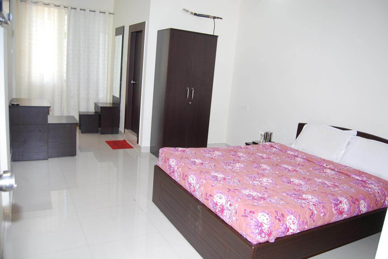 Hôtel Pratham Residency à Mysore Extérieur photo