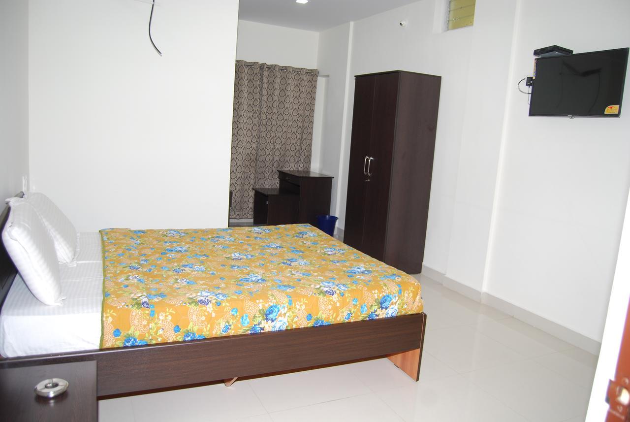 Hôtel Pratham Residency à Mysore Extérieur photo