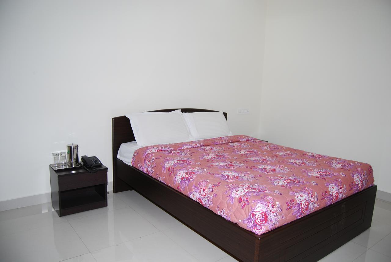 Hôtel Pratham Residency à Mysore Extérieur photo