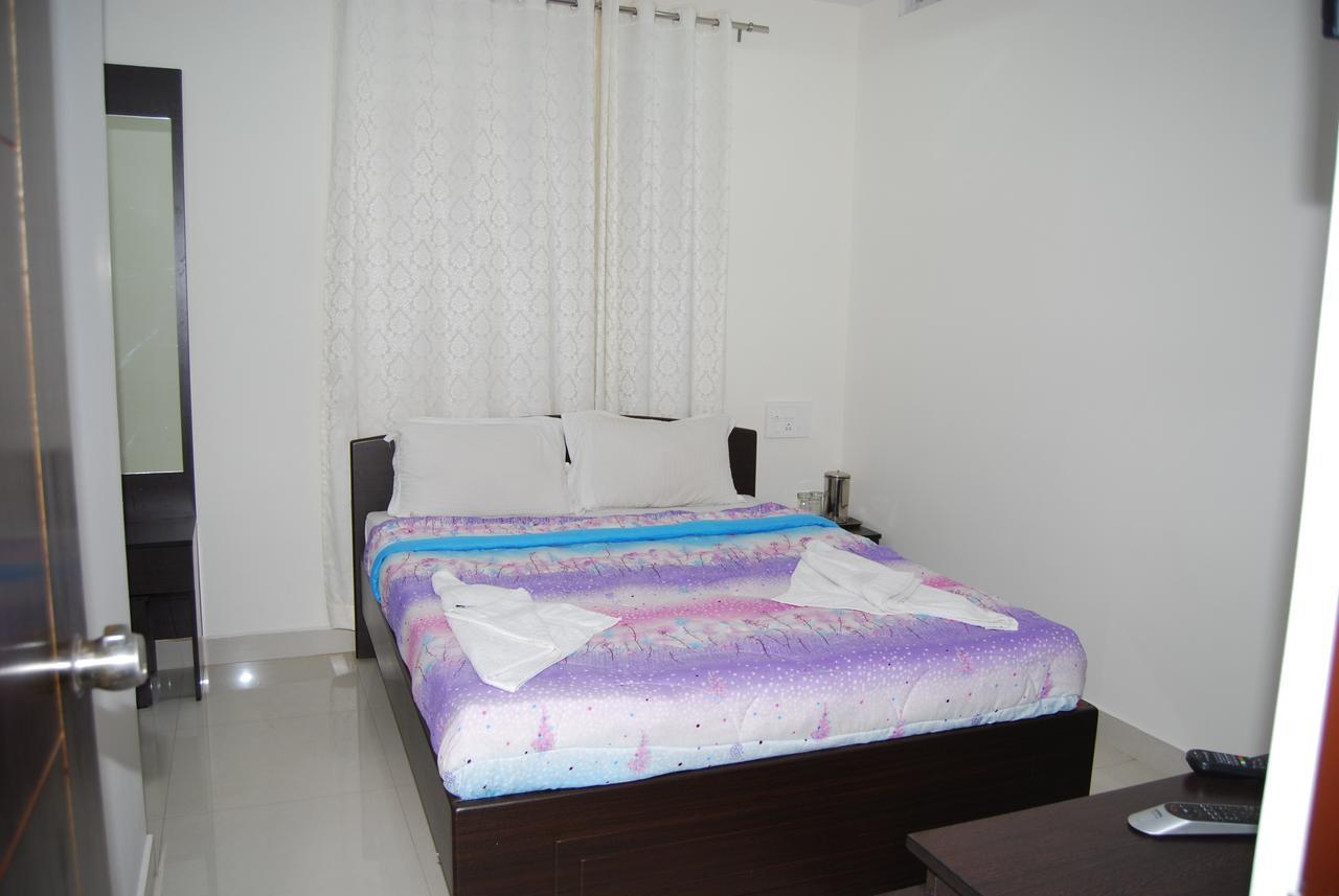 Hôtel Pratham Residency à Mysore Extérieur photo