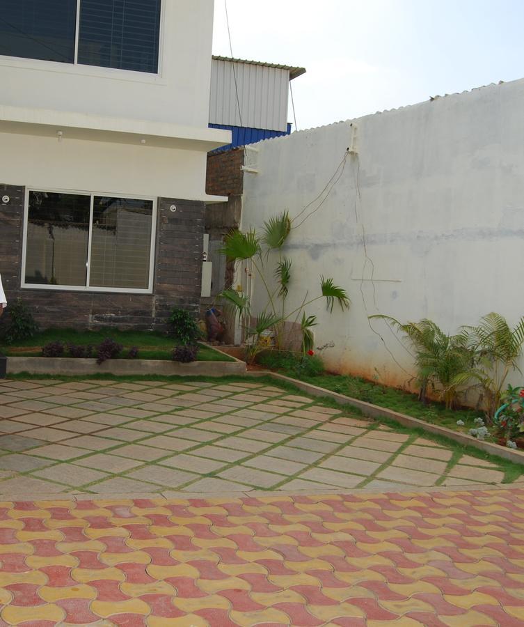 Hôtel Pratham Residency à Mysore Extérieur photo