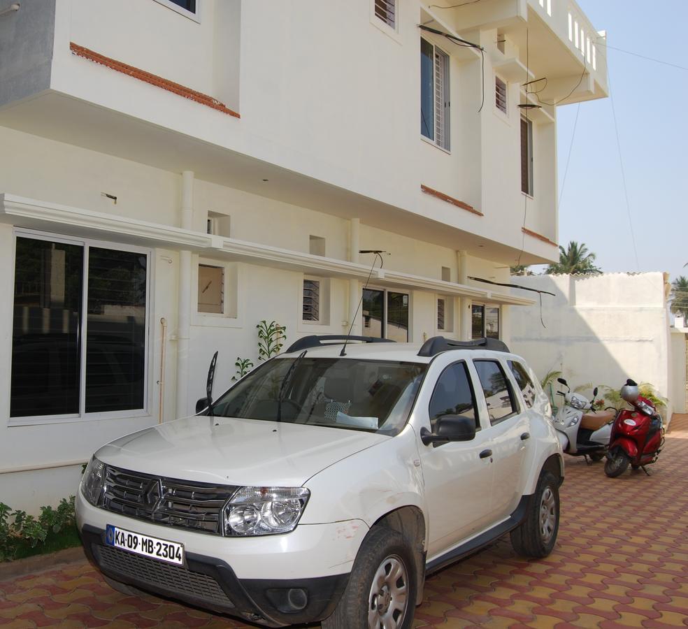 Hôtel Pratham Residency à Mysore Extérieur photo