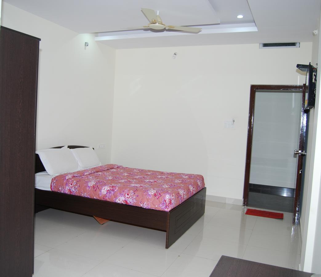 Hôtel Pratham Residency à Mysore Extérieur photo