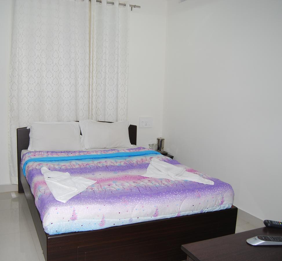 Hôtel Pratham Residency à Mysore Extérieur photo