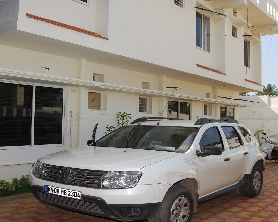 Hôtel Pratham Residency à Mysore Extérieur photo